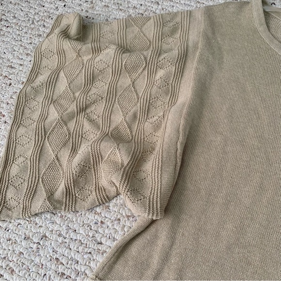 August Silk Top Size Small - Picture 6 of 12